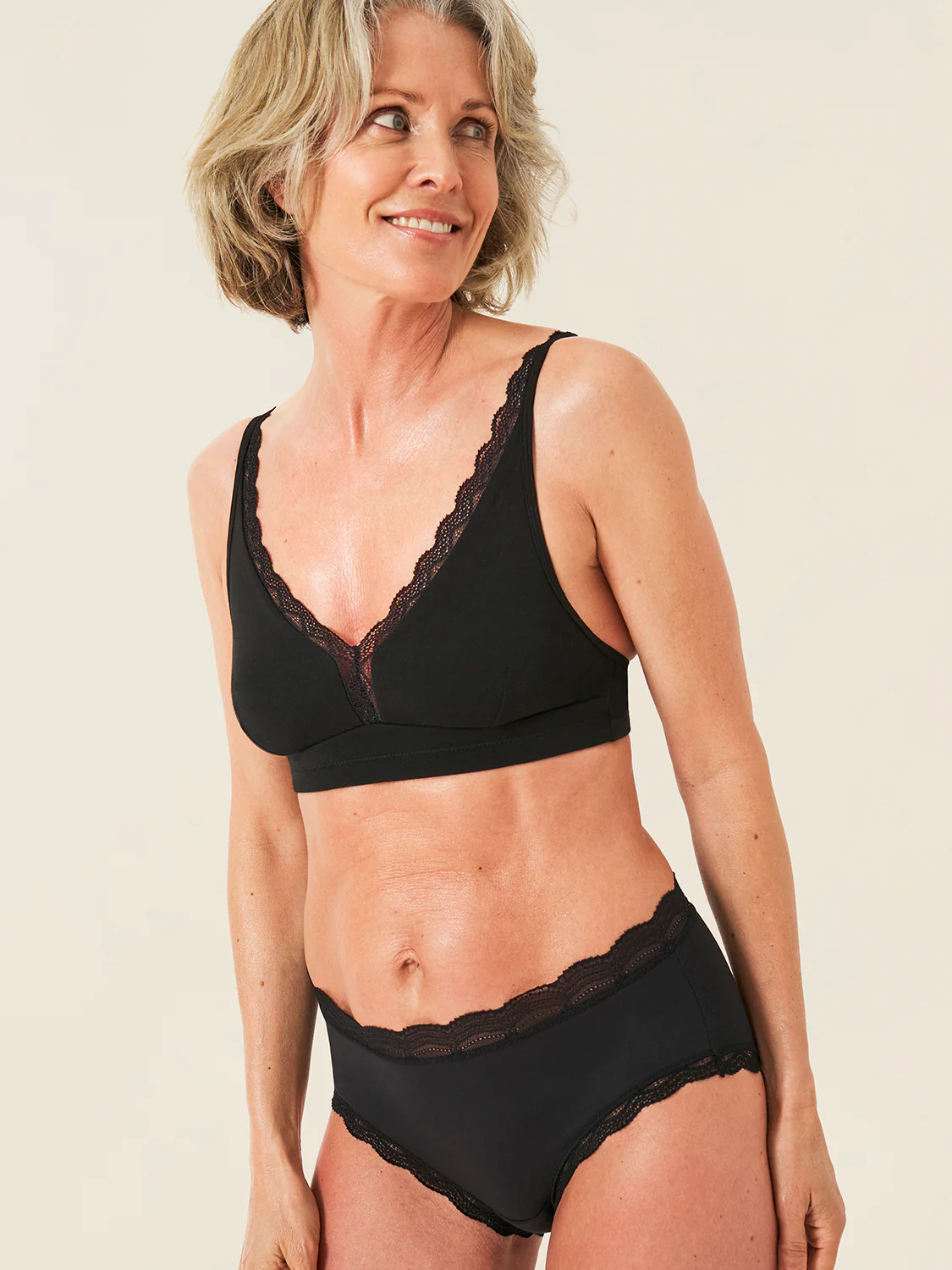 Lace Plunge Bra - Black - Image 13